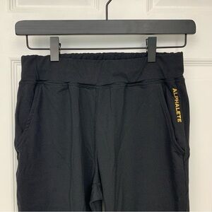 ALPHALETE Women’s Jogger Size Small